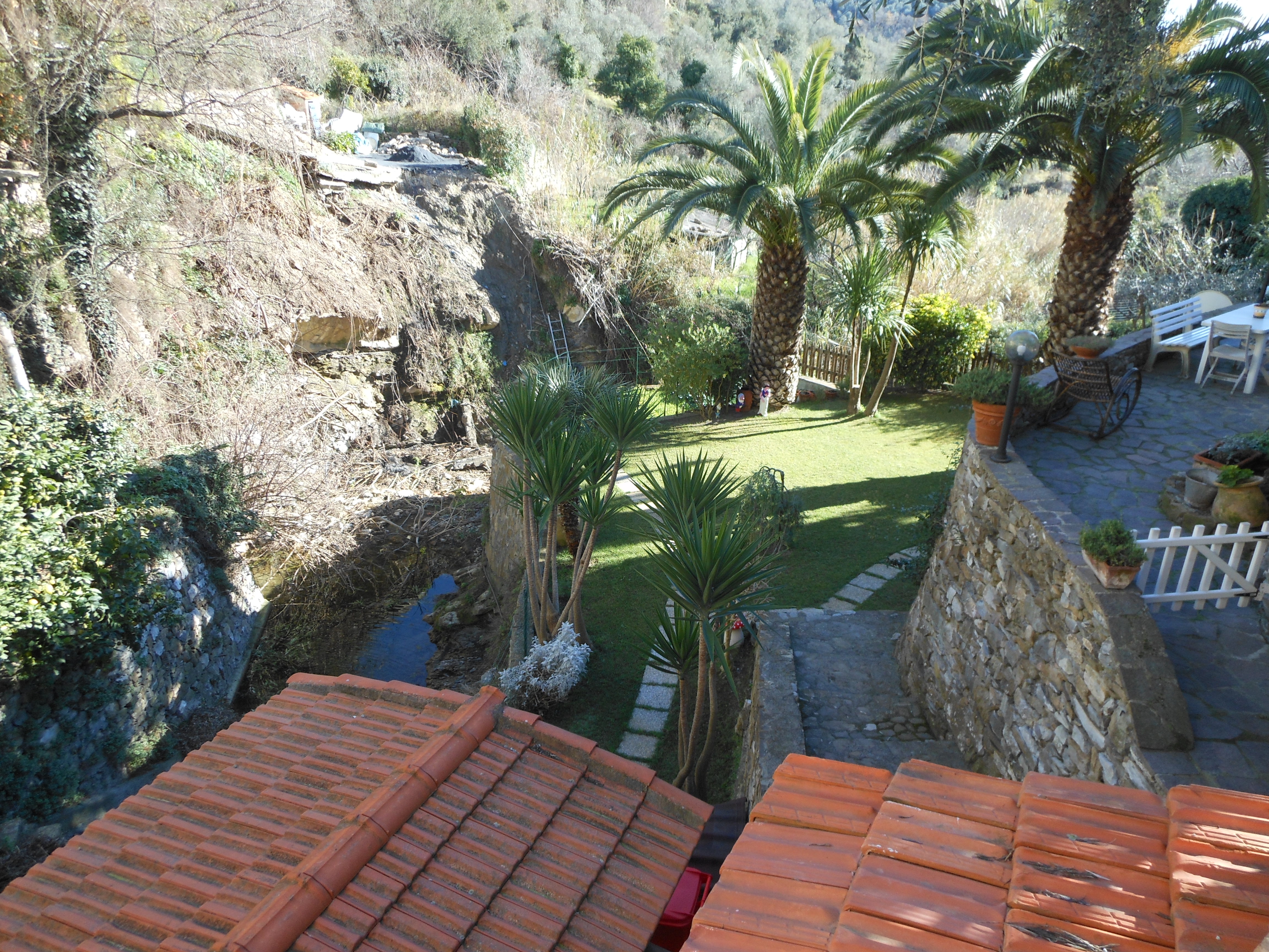 Garden with the Rio in the background